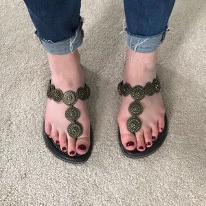 BRAND NEW Donald J Pliner Sandals